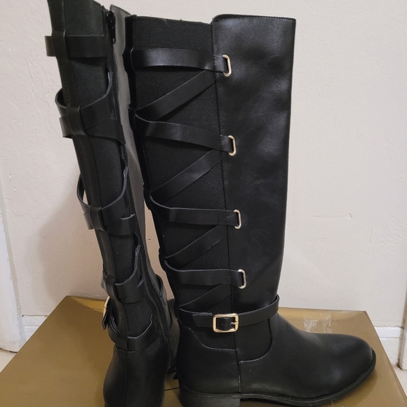 Shoes - Picture 6 of 6